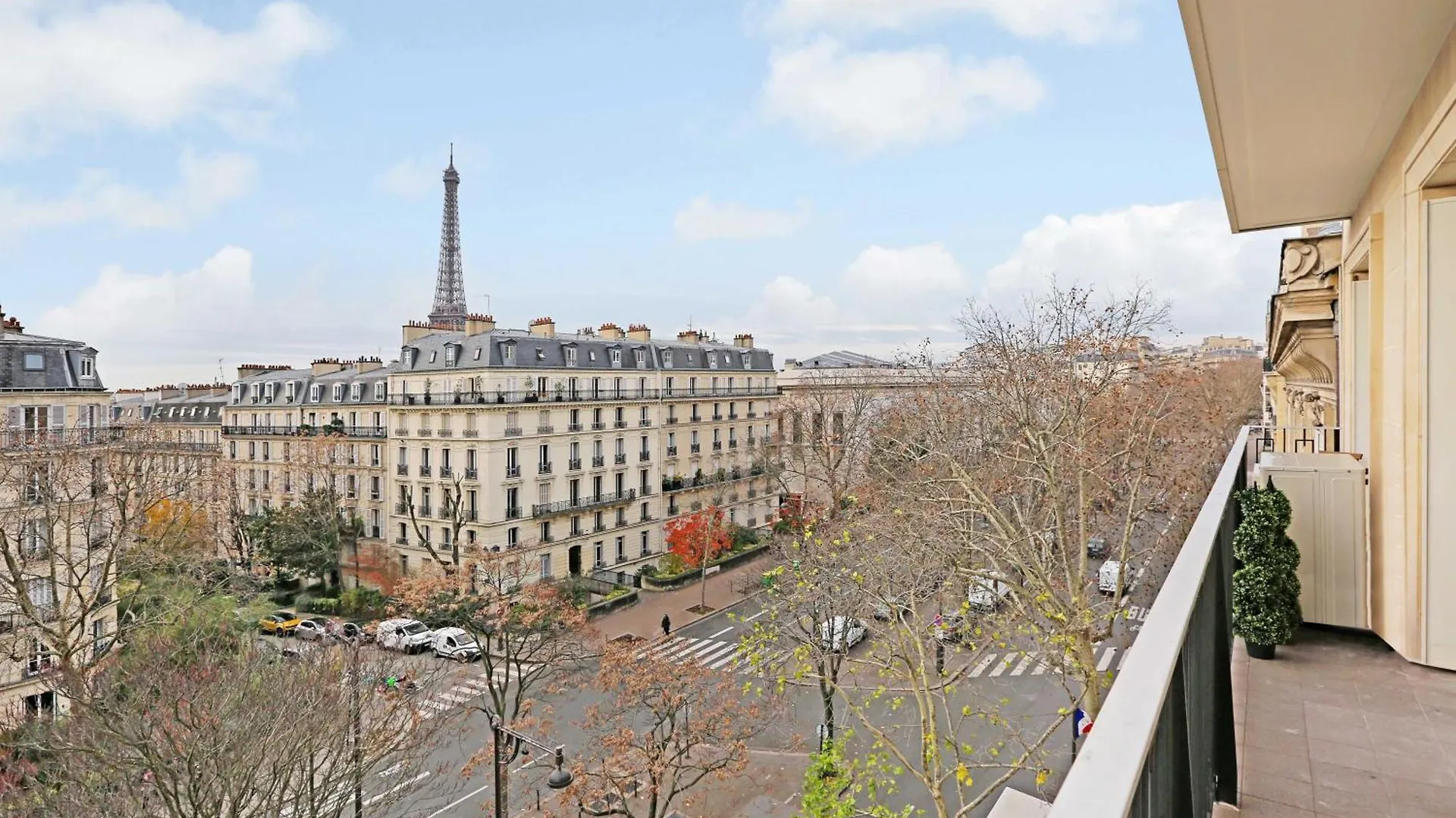 Spacious - 3br-8p - Eiffel Tower