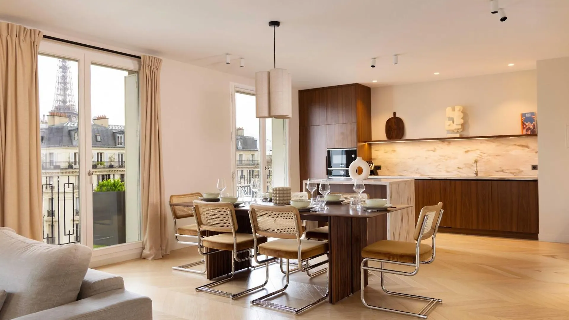 アパート Spacious - 3br-8p - Eiffel Tower パリ